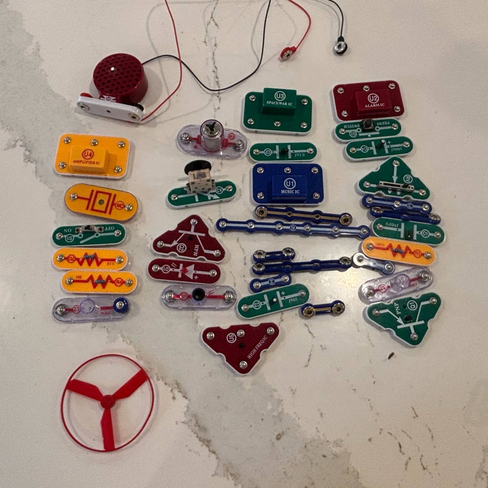 Elenco Snap Circuits Lot of 35 pcs Parts Pieces STEM Electronic Projects